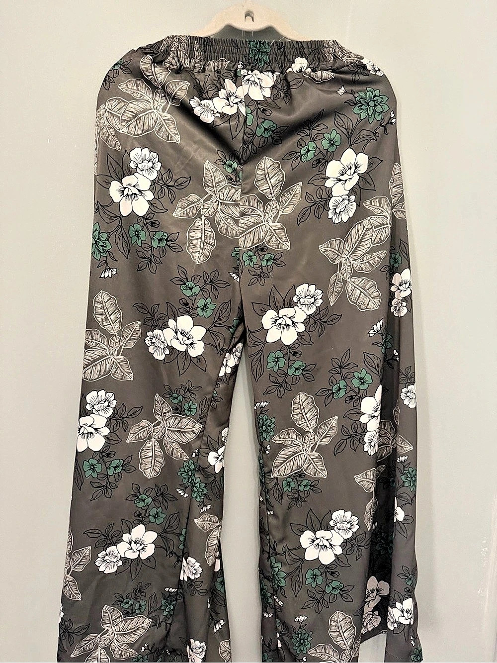 STYNO Floral Wide Leg Pants Gray Medium Like New